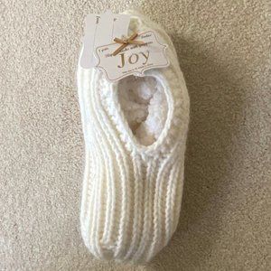NWT! Joy Ivory Cable-Knit Grip Socks